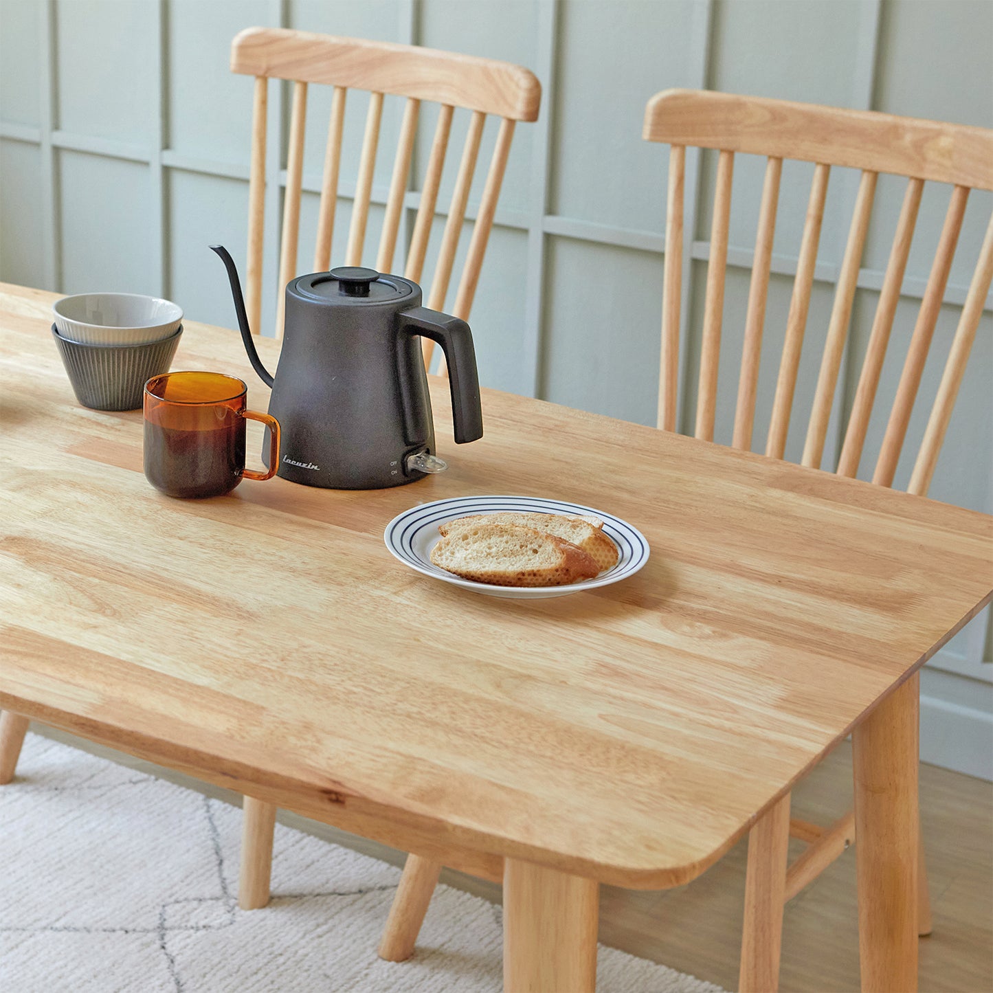 Aslan 47" Dining Table