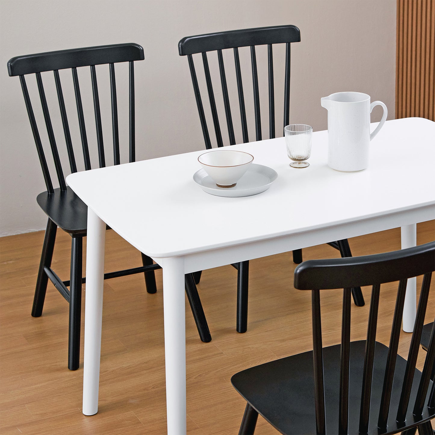 Aslan 47" MDF Dining Table