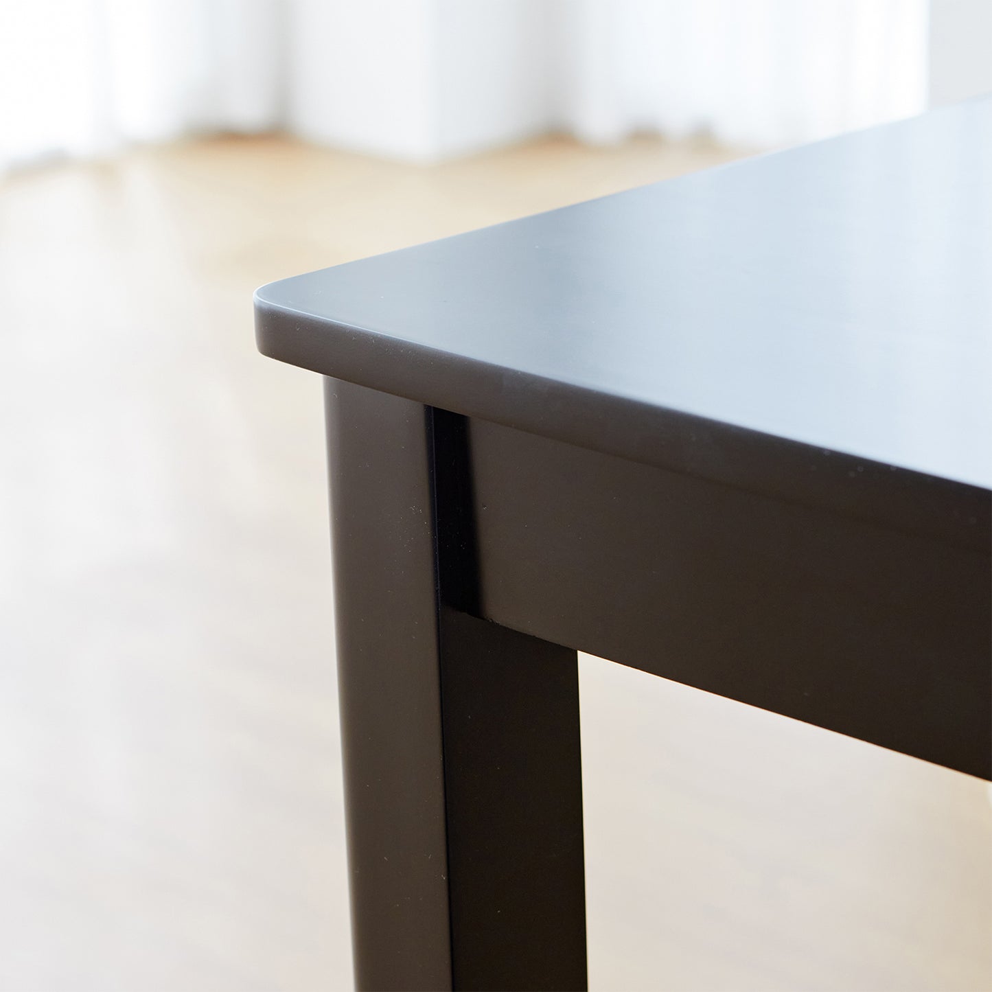 Cabin 33.5" Dining Table