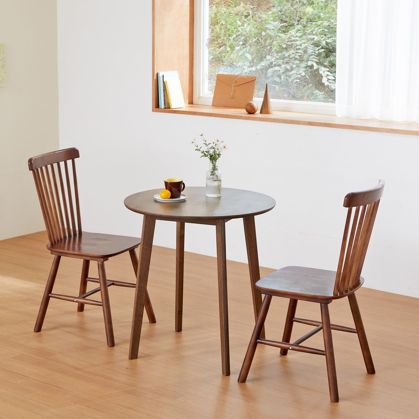 Canberra 27.6" Round Dining Table