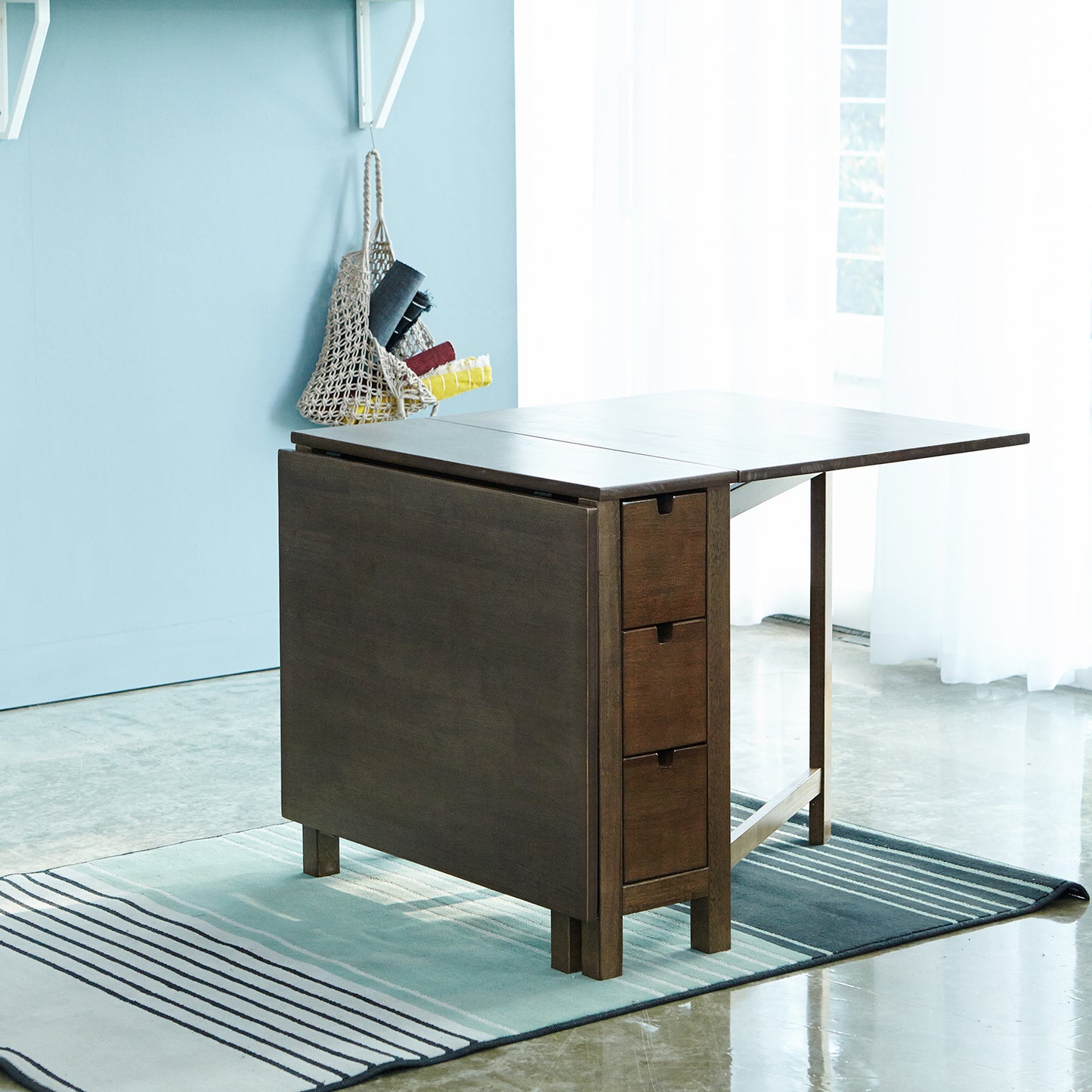 Wings Extendable Gate-Leg Drop Leaf Dining Table