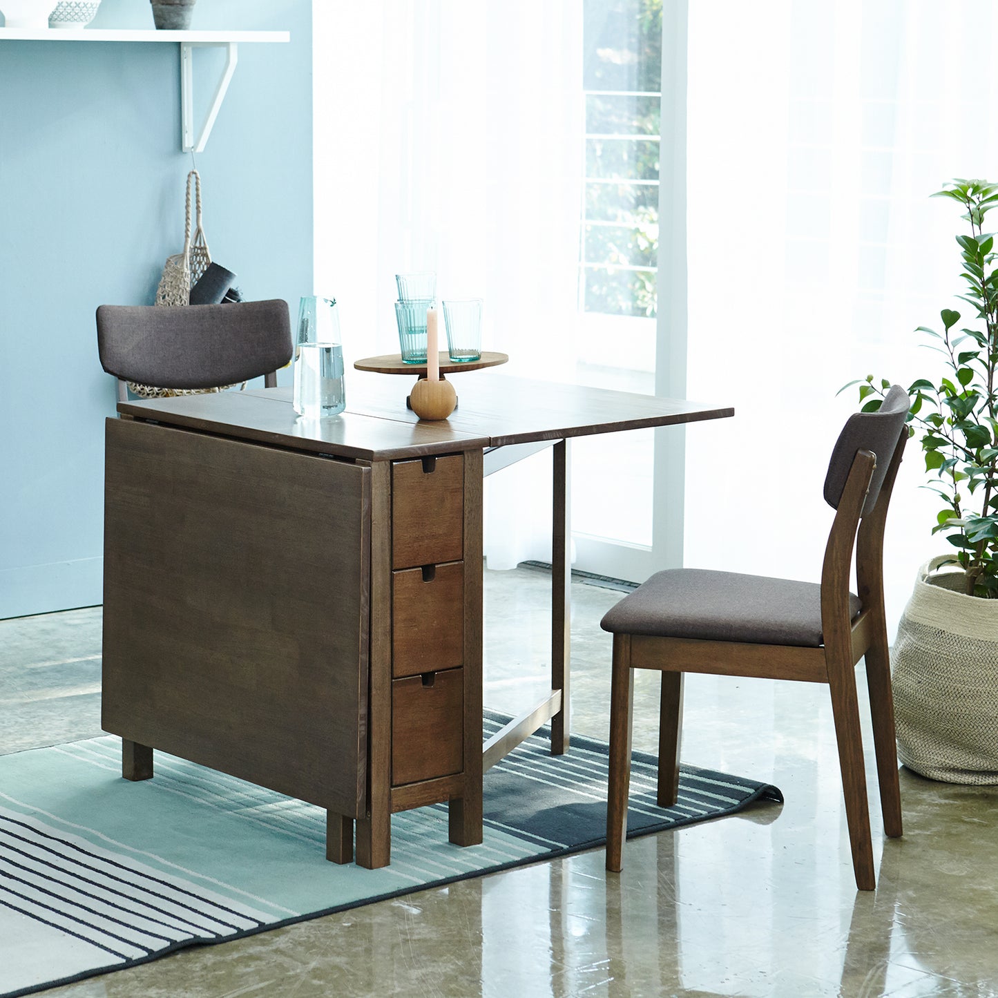 Wings Extendable Gate-Leg Drop Leaf Dining Table