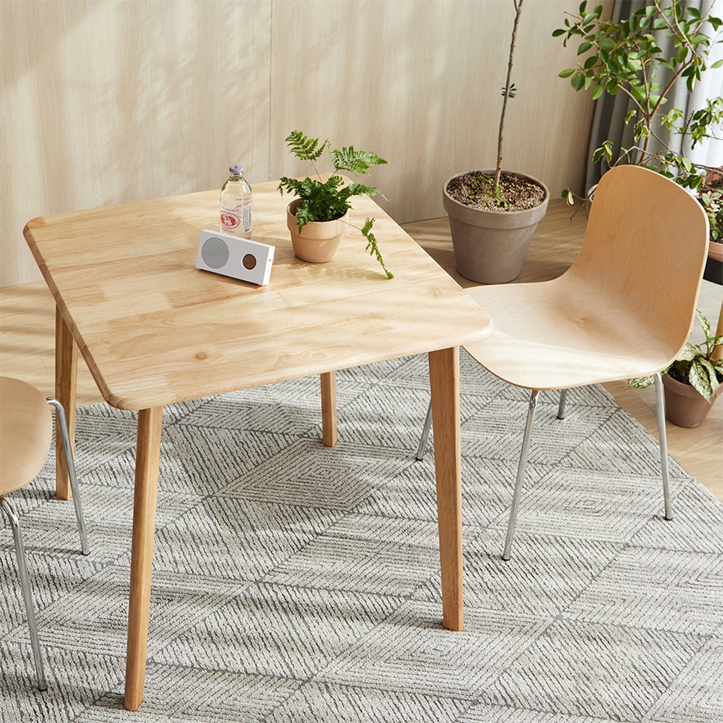 Canberra 27.6" Square Dining Table