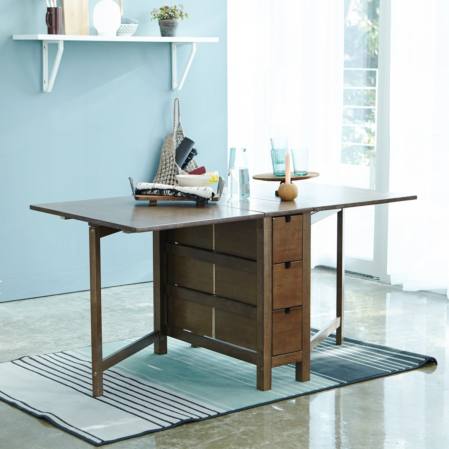 Wings Extendable Gate-Leg Drop Leaf Dining Table